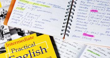 Как научить ребенка читать по-английски – важные правила и частые ошибки при обучении Как правильно читается слово по английски крупных